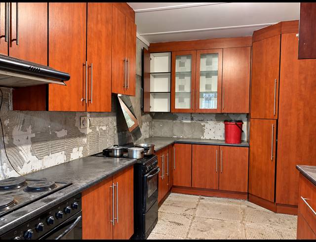 3 BEDROOM FREEHOLD FOR SALE IN VANDERBIJLPARK SW 1